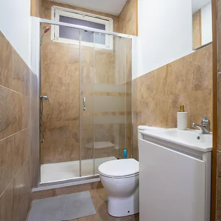 דירה In Charming In Center Eixample ברצלונה